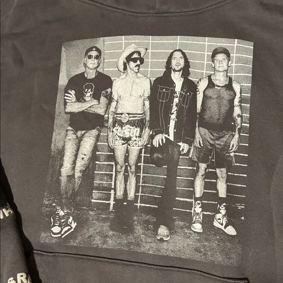 Red Hot Chili Peppers tour hoodie - Picture 4 of 10